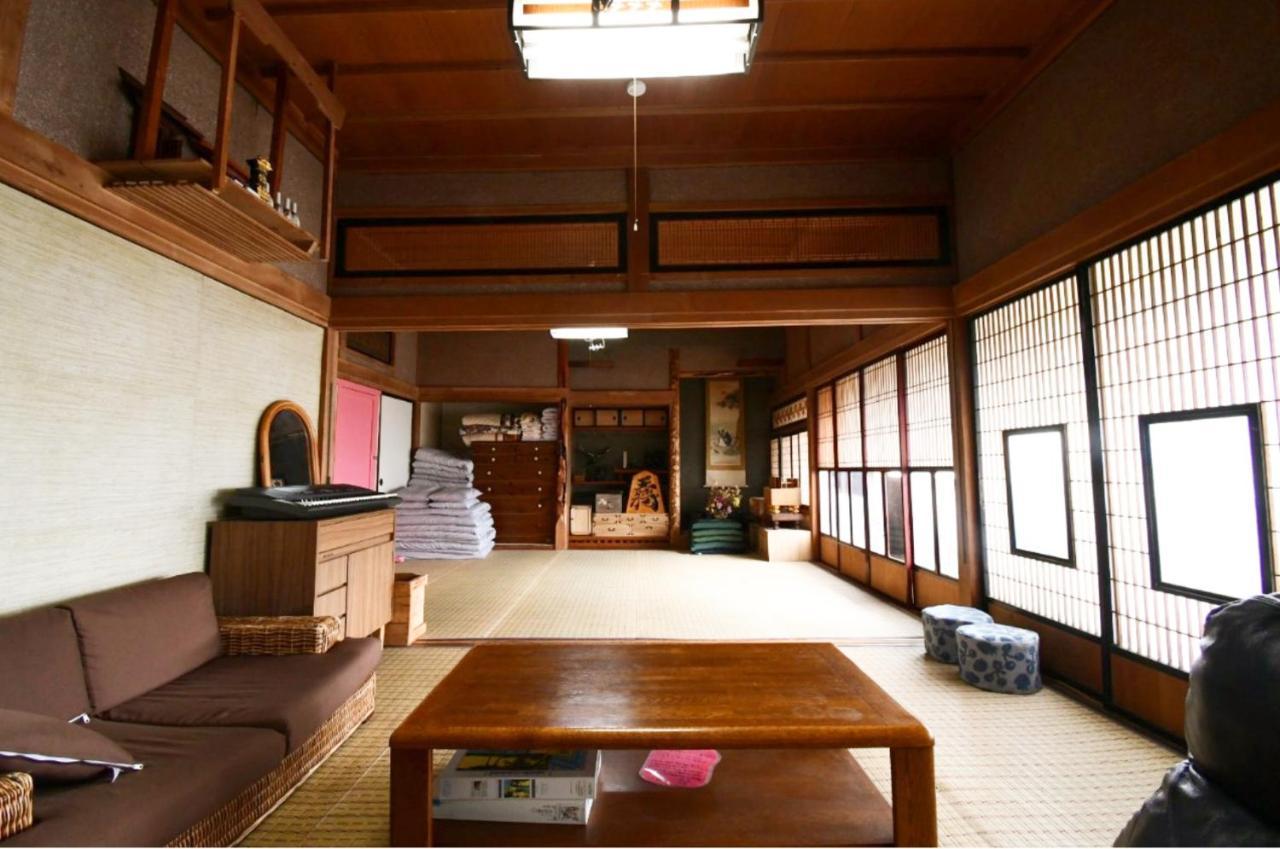 心の中からゆっくり安らげる古民家民泊omotenashi Lodge 悠遊 Nakafurano Buitenkant foto