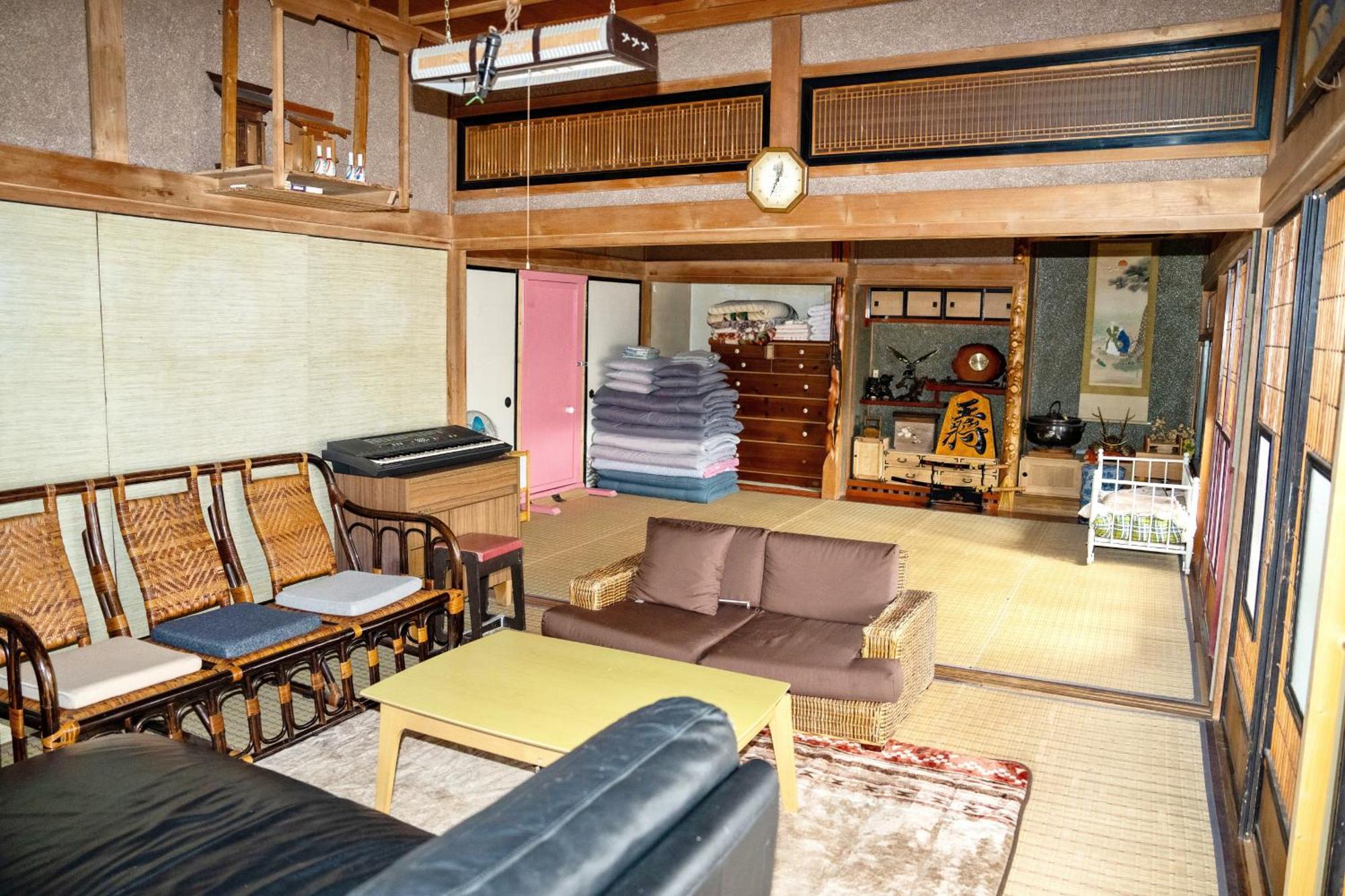 心の中からゆっくり安らげる古民家民泊omotenashi Lodge 悠遊 Nakafurano Buitenkant foto